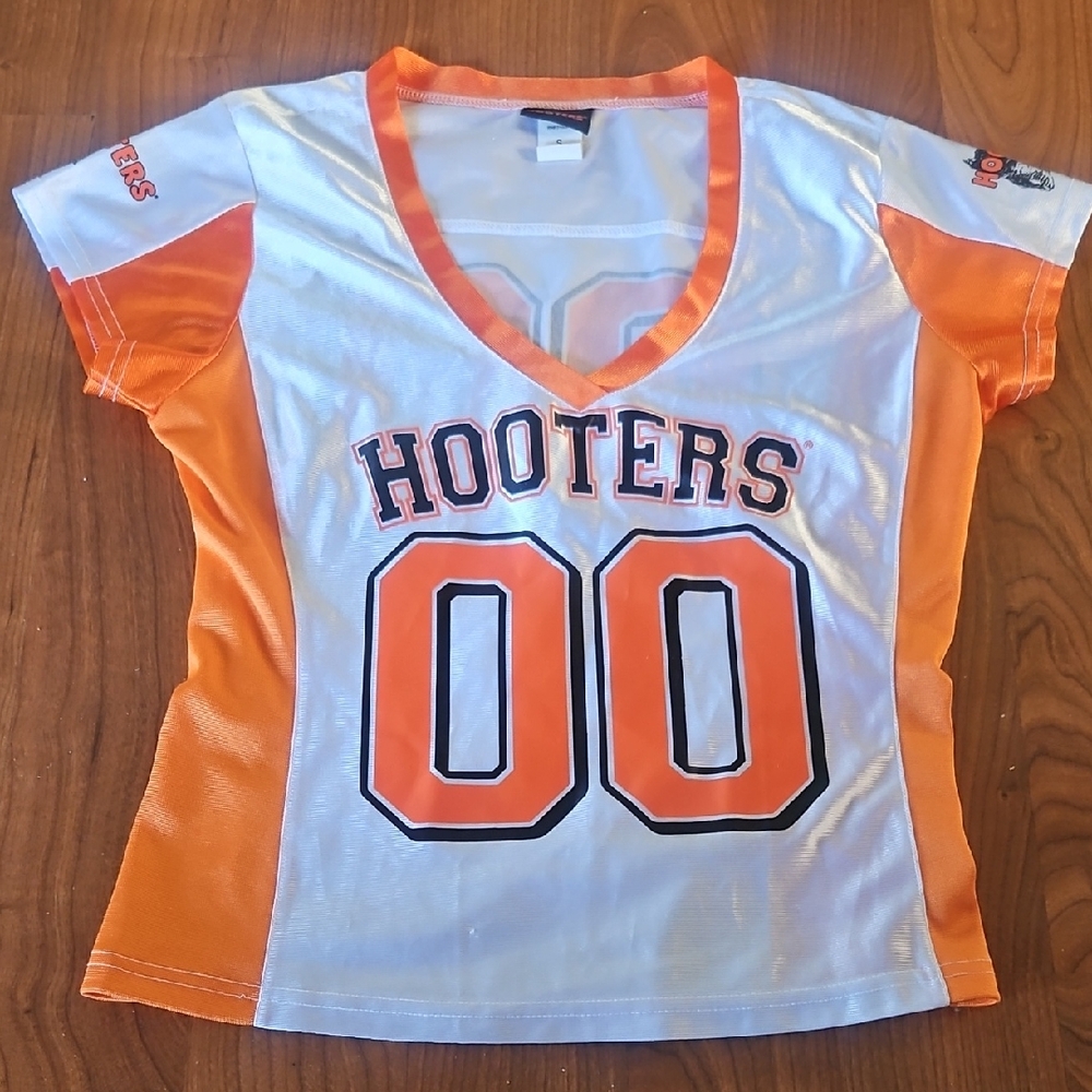 Hooters V-Neck Jersey Top